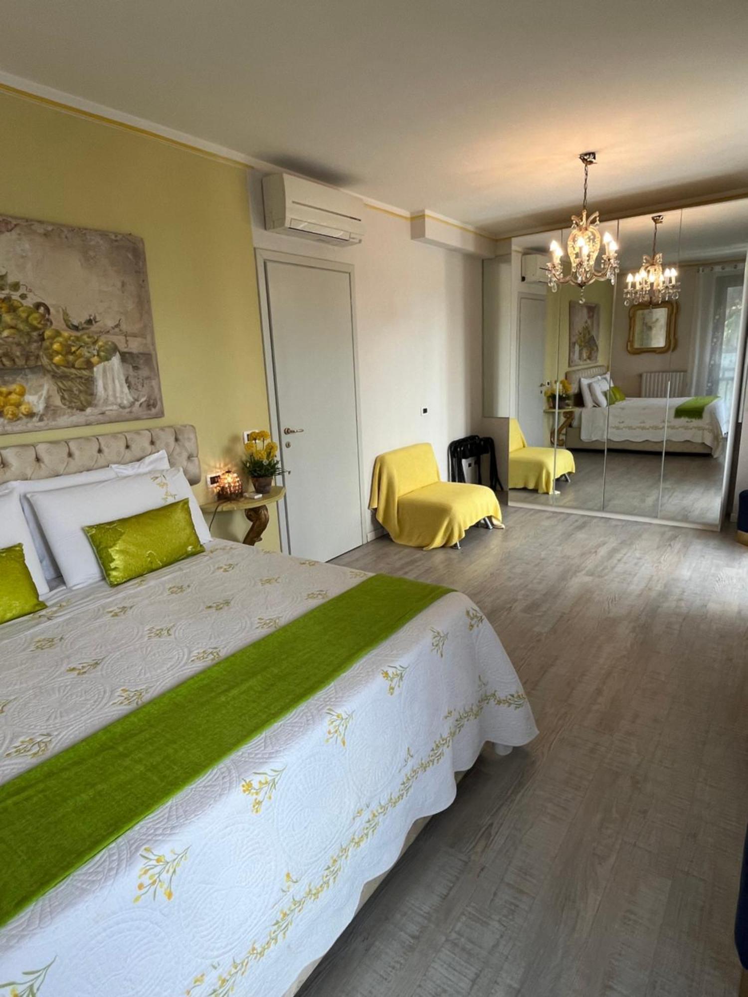 Garda Blue Lake Home Luxury Appartment Десенцано дел Гарда Екстериор снимка
